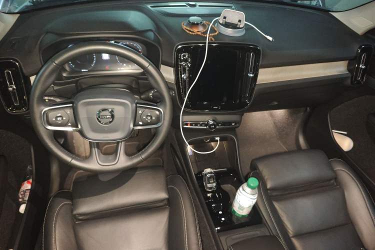 Used Volvo XC40 2020 T4 4x4 Zhiya Luxury Edition Center Console