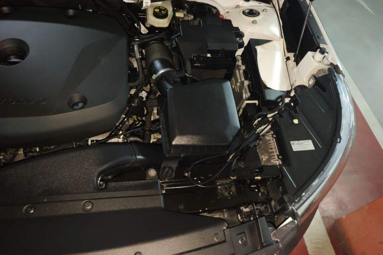 Used Volvo XC40 2020 T4 4x4 Zhiya Luxury Edition Engine Bay Left