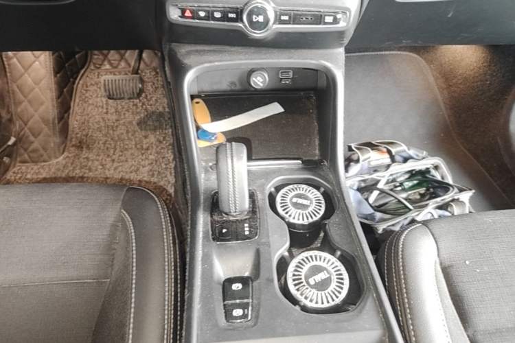 Used Volvo XC40 2020 T3 Smart & Stylish Edition Gear Lever