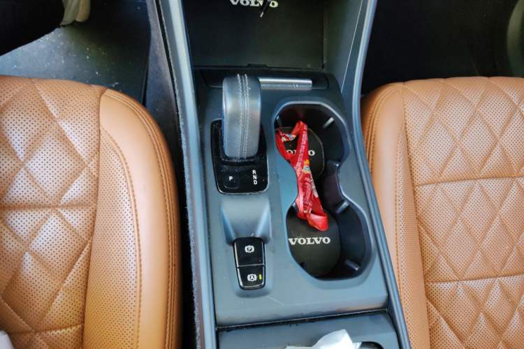 Used Volvo XC40 2020 T3 Smart & Stylish Edition Gear Lever