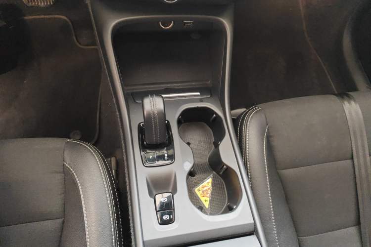 Used Volvo XC40 2020 T3 Smart & Stylish Edition Gear Lever