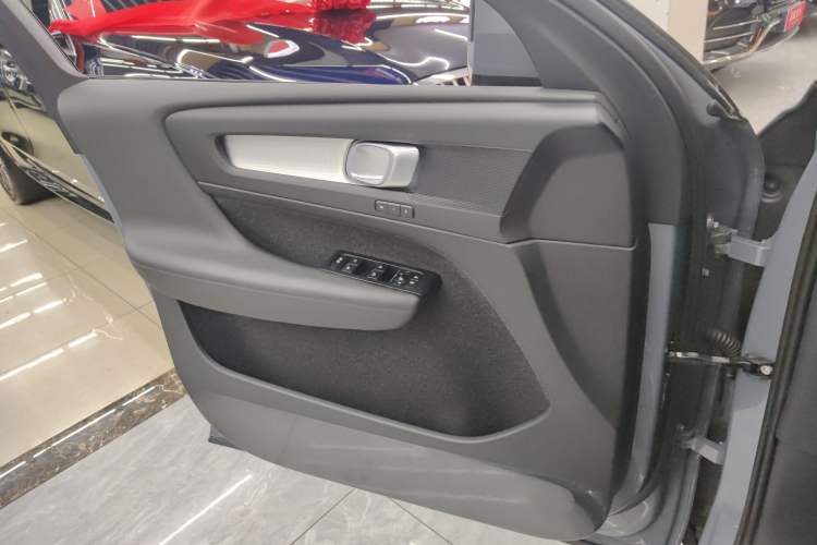 Used Volvo XC40 2020 T3 Smart & Stylish Edition Left Front Door Interior