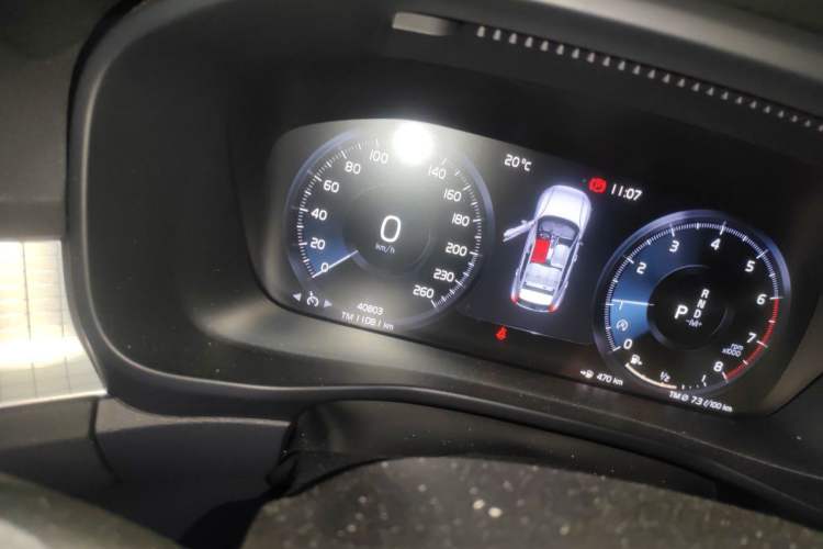 Used Volvo XC40 2020 T3 Smart & Stylish Edition Odometer Close Up