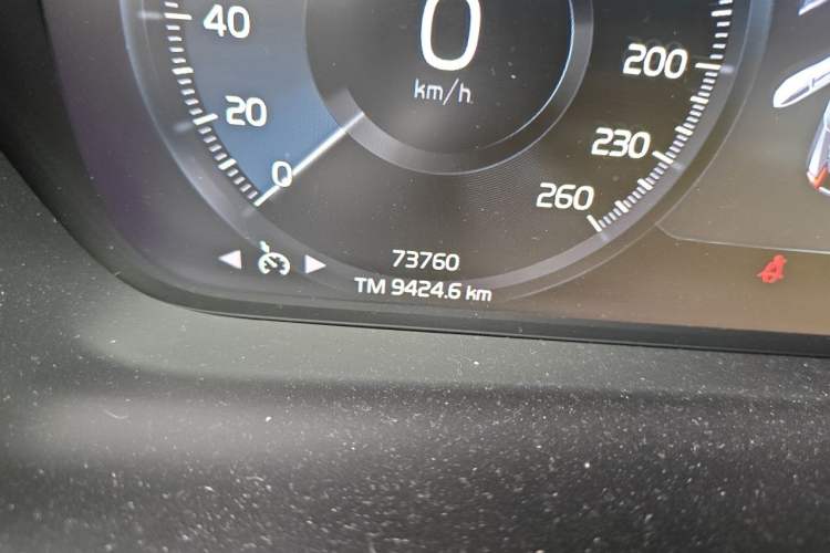 Used Volvo XC40 2020 T3 Smart & Stylish Edition Odometer Close Up