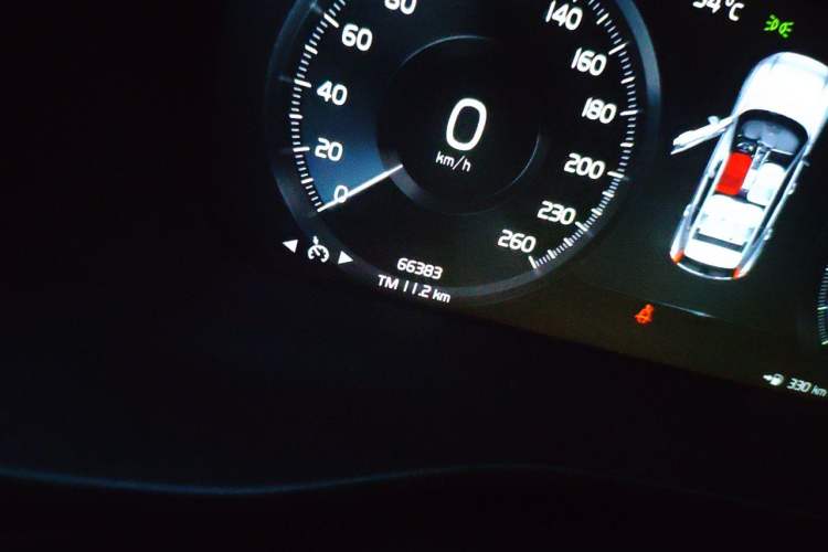 Used Volvo XC40 2020 T3 Smart & Stylish Edition Odometer Close Up