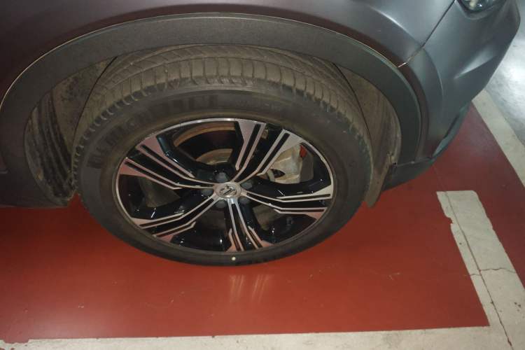Used Volvo XC40 2020 T4 4x4 Zhiya Luxury Edition Right Front Wheel Hub