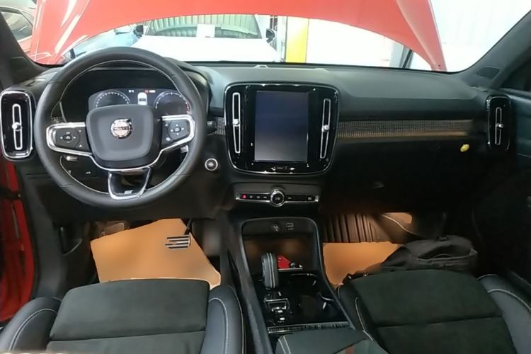 Used Volvo XC40 2020 T4 Four-Wheel Drive Smart & Sporty Edition Center Console