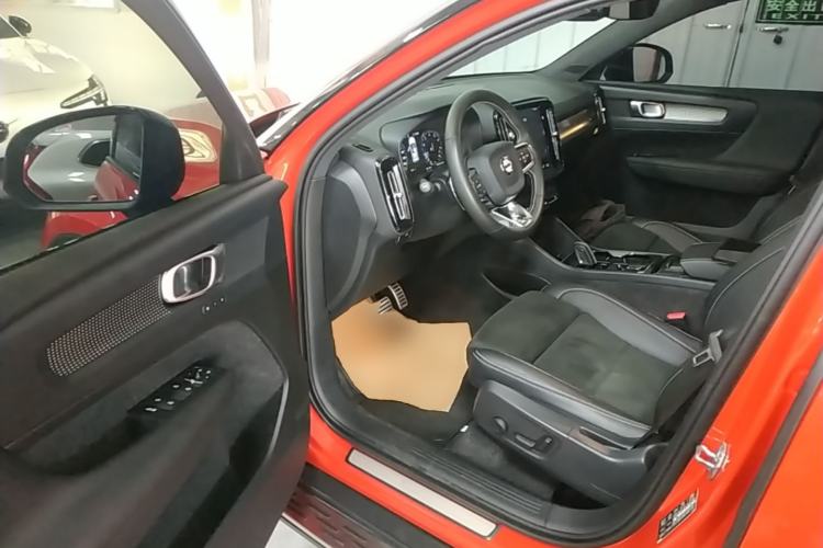 Used Volvo XC40 2020 T4 Four-Wheel Drive Smart & Sporty Edition Driver Seat