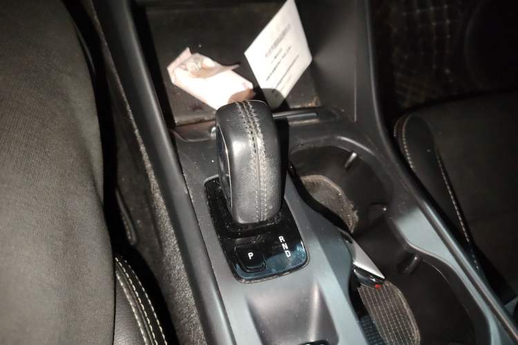 Used Volvo XC40 2020 T3 Smart & Stylish Edition Gear Lever