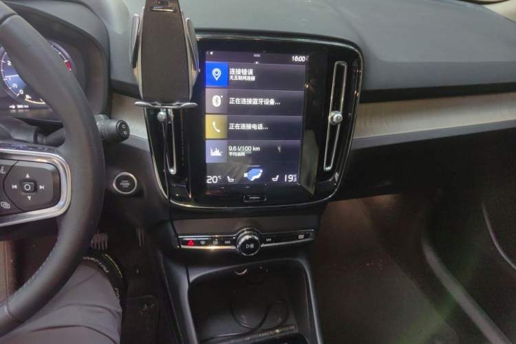 Used Volvo XC40 2020 T4 Four-Wheel Drive Smart Luxury Edition Audio And AC Panel