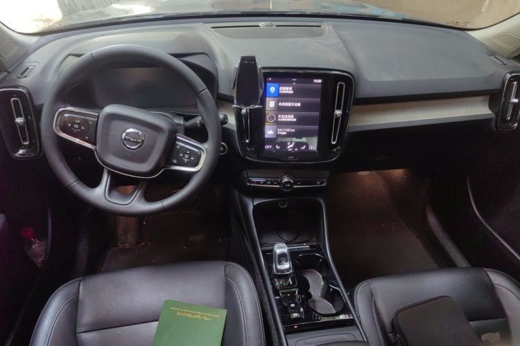 Used Volvo XC40 2020 T4 Four-Wheel Drive Smart Luxury Edition Center Console