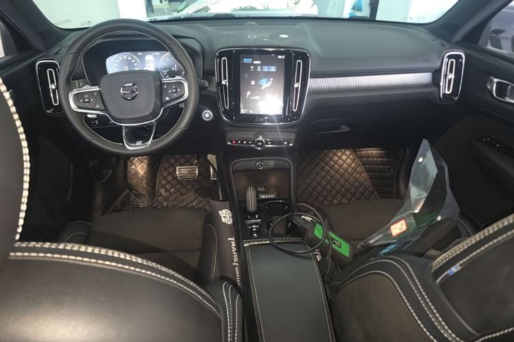 Used Volvo XC40 2020 T4 Four-Wheel Drive Smart & Sporty Edition Center Console