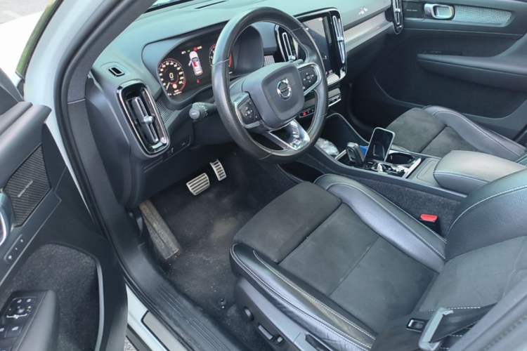 Used Volvo XC40 2020 T4 4x4 Smart Luxury Sport Edition Driver Seat
