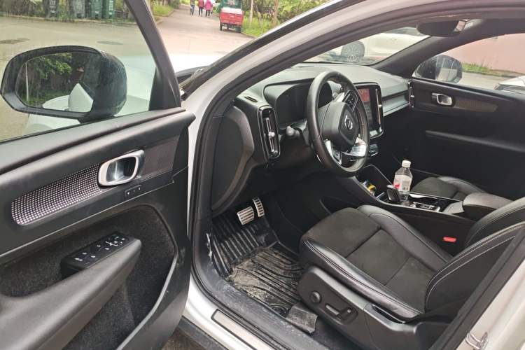 Used Volvo XC40 2020 T4 Four-Wheel Drive Smart & Sporty Edition Driver Seat