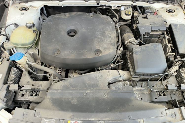 Used Volvo XC40 2020 T4 4x4 Smart Luxury Sport Edition Engine Bay