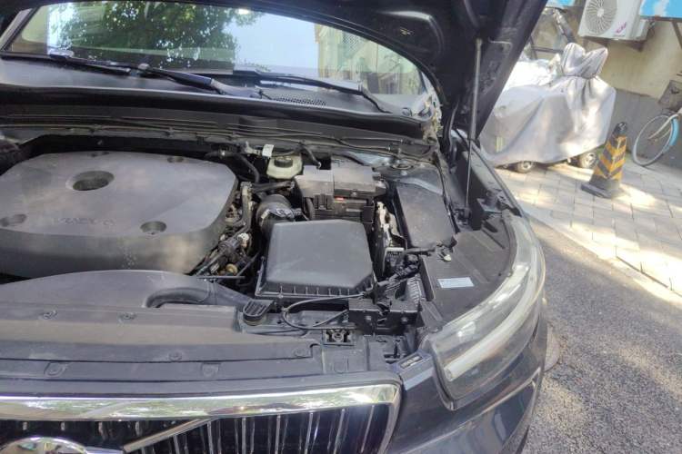 Used Volvo XC40 2020 T4 Four-Wheel Drive Smart Luxury Edition Engine Bay Left