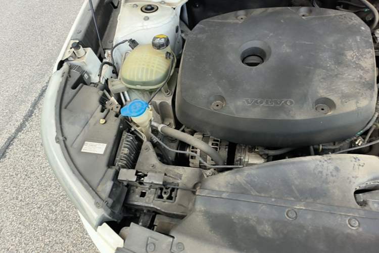 Used Volvo XC40 2020 T4 4x4 Smart Luxury Sport Edition Engine Bay Right