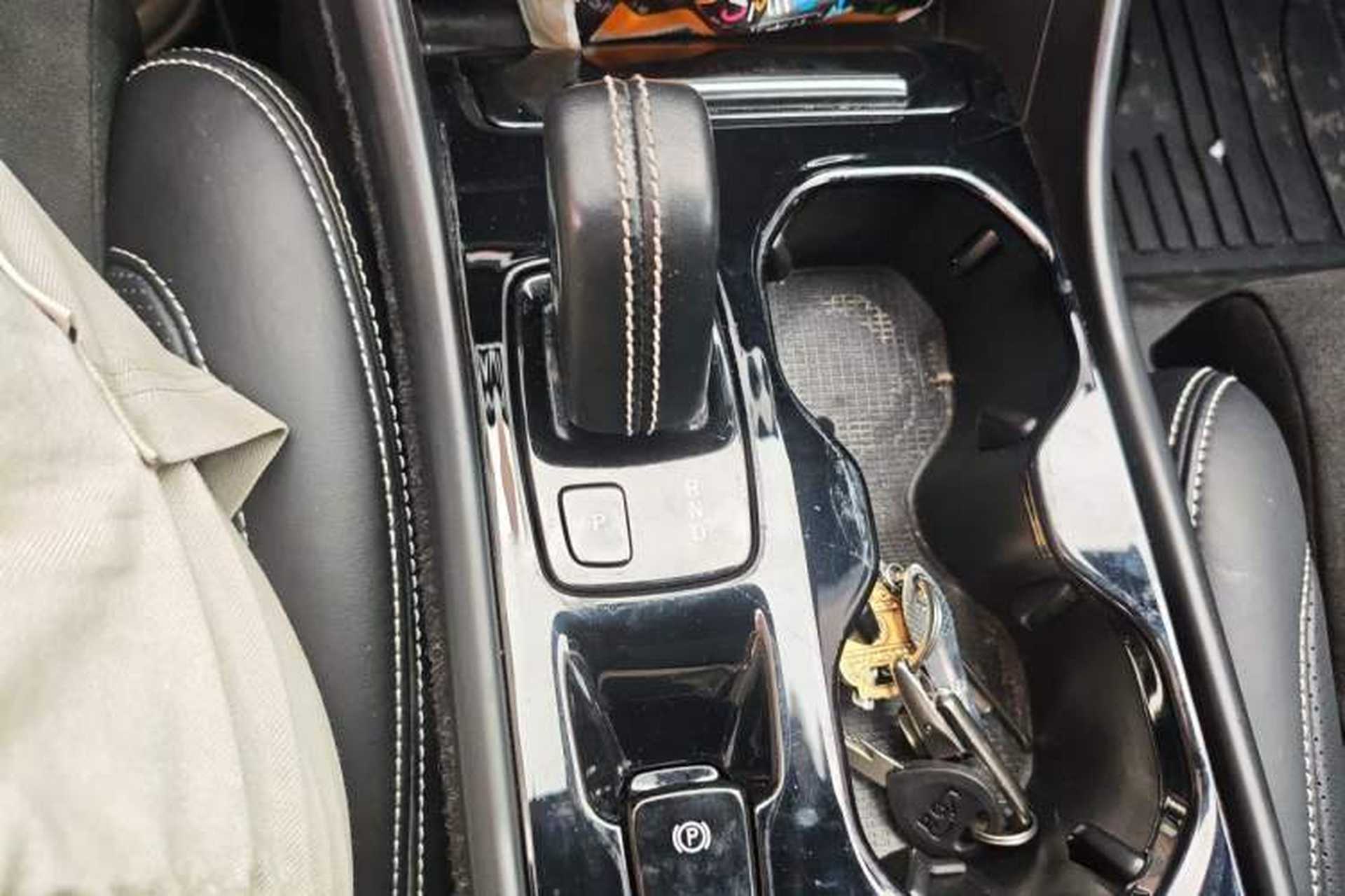Used Volvo XC40 2020 T4 Four-Wheel Drive Smart & Sporty Edition Gear Lever
