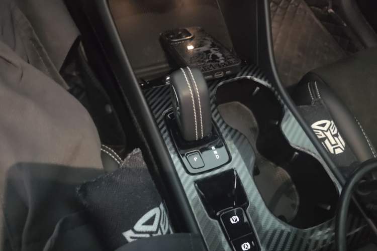 Used Volvo XC40 2020 T4 Four-Wheel Drive Smart & Sporty Edition Gear Lever