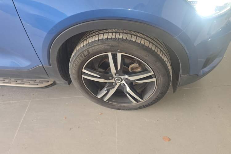 Used Volvo XC40 2020 T4 Four-Wheel Drive Smart & Sporty Edition Right Front Wheel Hub
