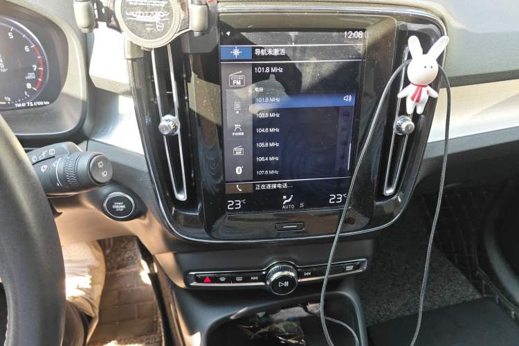 Used Volvo XC40 2020 T3 Smart & Stylish Edition Audio And AC Panel