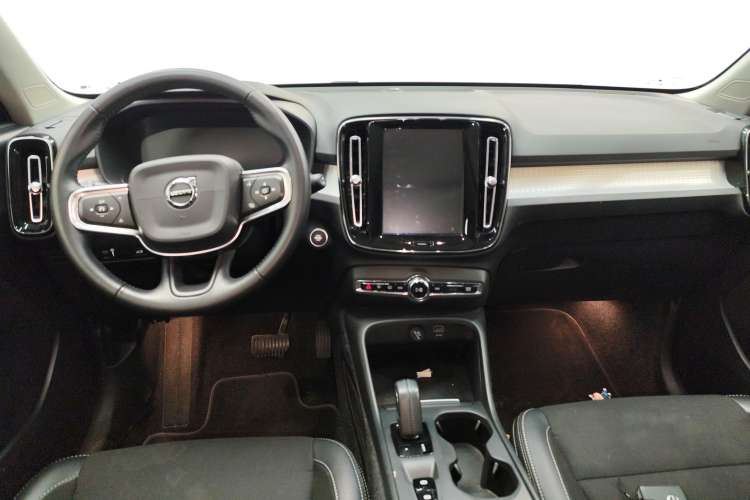 Used Volvo XC40 2020 T3 Smart & Stylish Edition Center Console