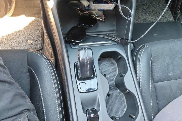 Used Volvo XC40 2020 T3 Smart & Stylish Edition Gear Lever