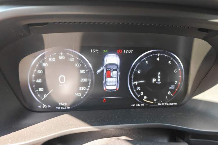 Used Volvo XC40 2020 T3 Smart & Stylish Edition Odometer Close Up
