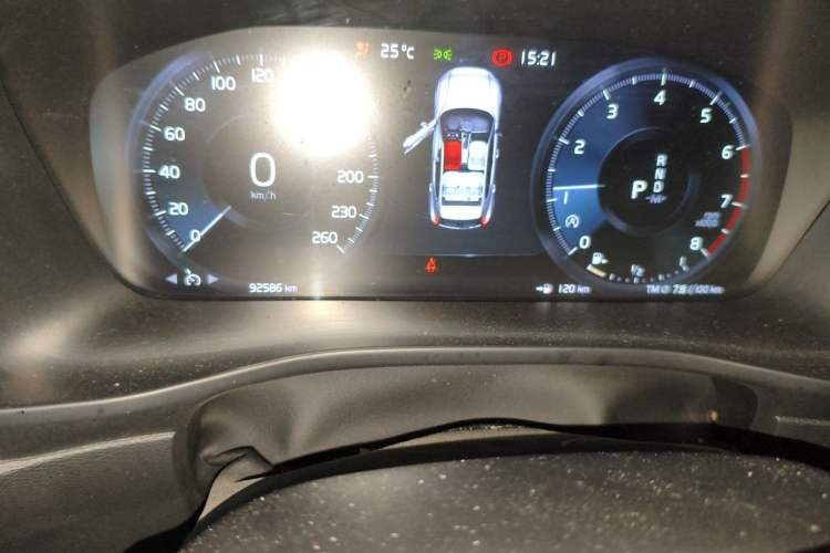 Used Volvo XC40 2020 T3 Smart & Stylish Edition Odometer Close Up