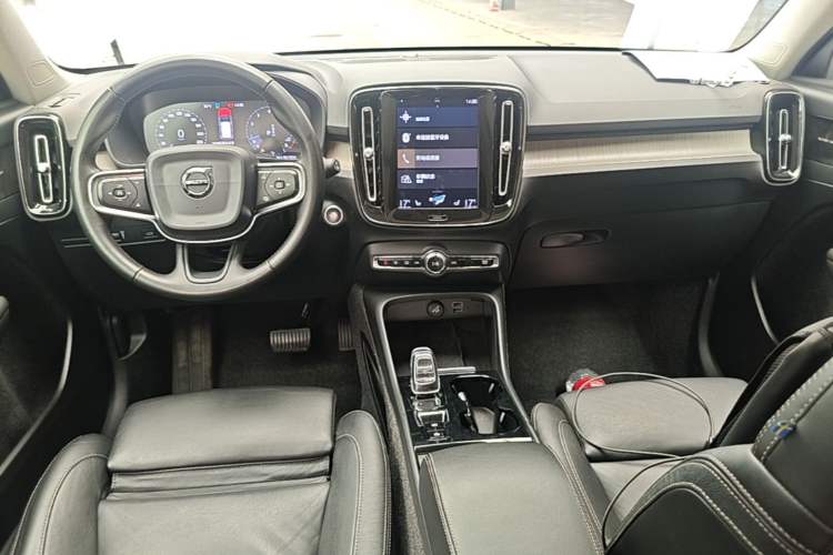 Used Volvo XC40 2020 T4 4x4 Zhiya Luxury Edition Center Console