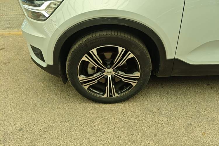 Used Volvo XC40 2020 T4 4x4 Zhiya Luxury Edition Left Front Wheel Hub