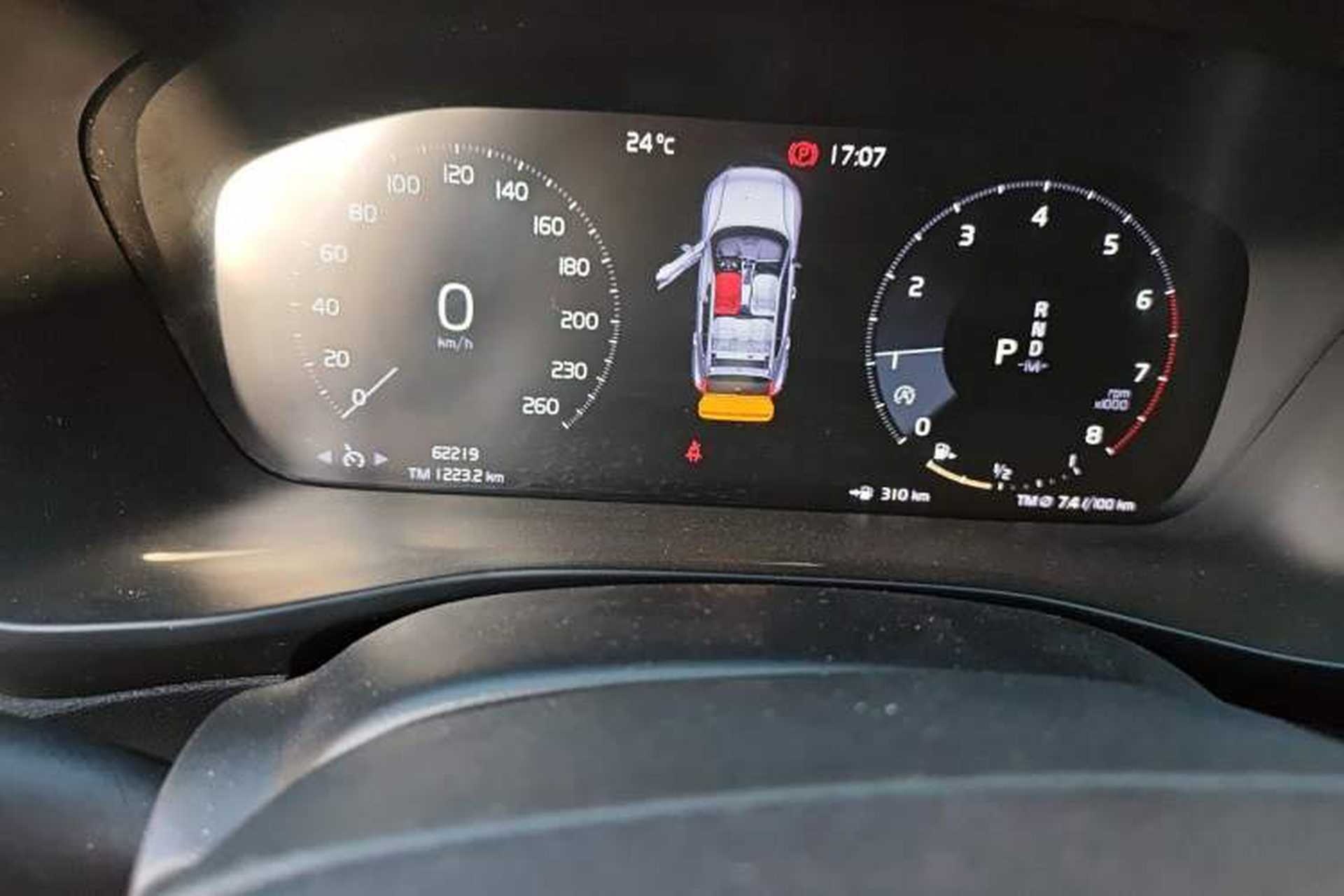 Used Volvo XC40 2020 T3 Zhiyuan Luxury Edition Odometer Close Up