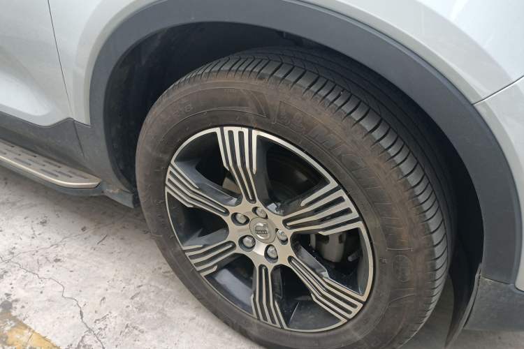 Used Volvo XC40 2020 T3 Zhiyuan Luxury Edition Right Front Wheel Hub