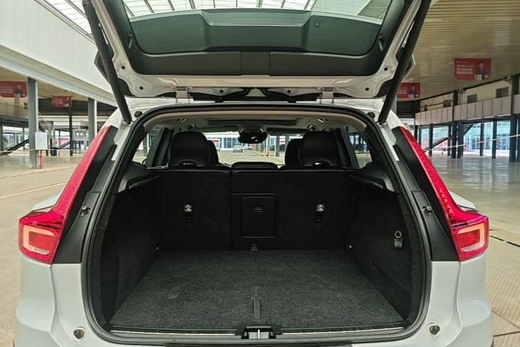 Used Volvo XC40 2020 T4 4x4 Zhiya Luxury Edition Trunk
