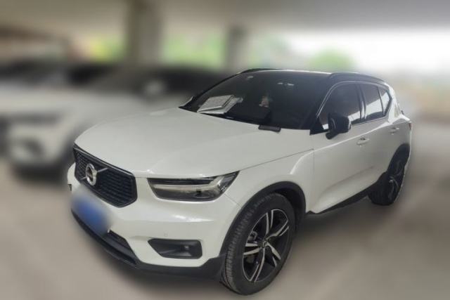 Volvo XC40 2020 T4 4x4 Smart Luxury Sport Edition مستعملة