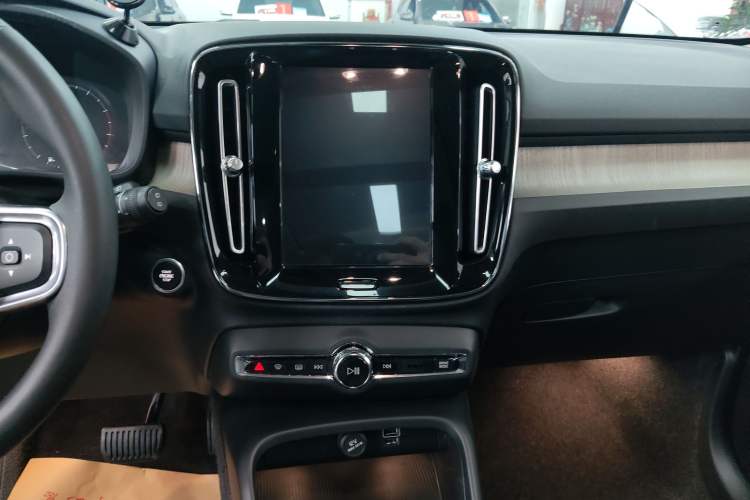 Used Volvo XC40 2020 T4 Four-Wheel Drive Smart Luxury Edition Audio And AC Panel