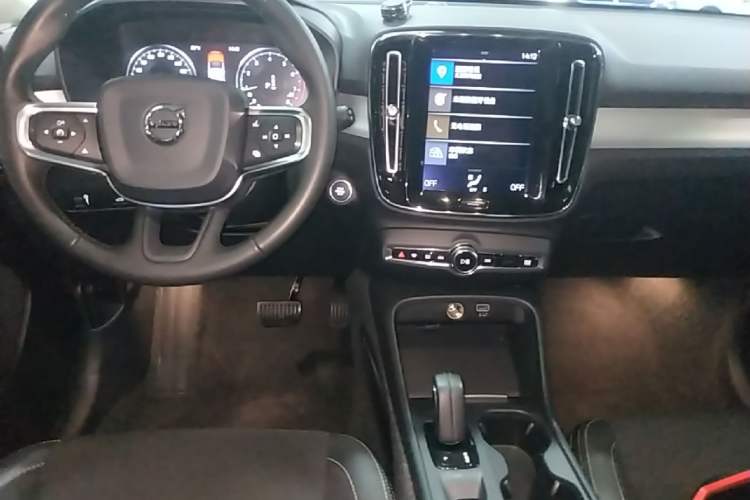 Used Volvo XC40 2020 T3 Smart & Stylish Edition Audio And AC Panel