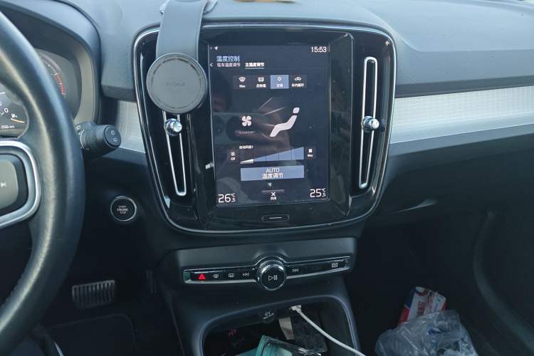 Used Volvo XC40 2020 T3 Smart & Stylish Edition Audio And AC Panel