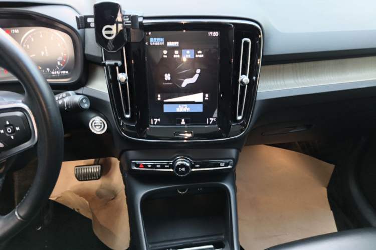 Used Volvo XC40 2020 T3 Zhiyuan Luxury Edition Audio And AC Panel