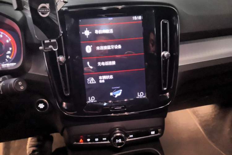 Used Volvo XC40 2020 T3 Smart & Stylish Edition Audio And AC Panel