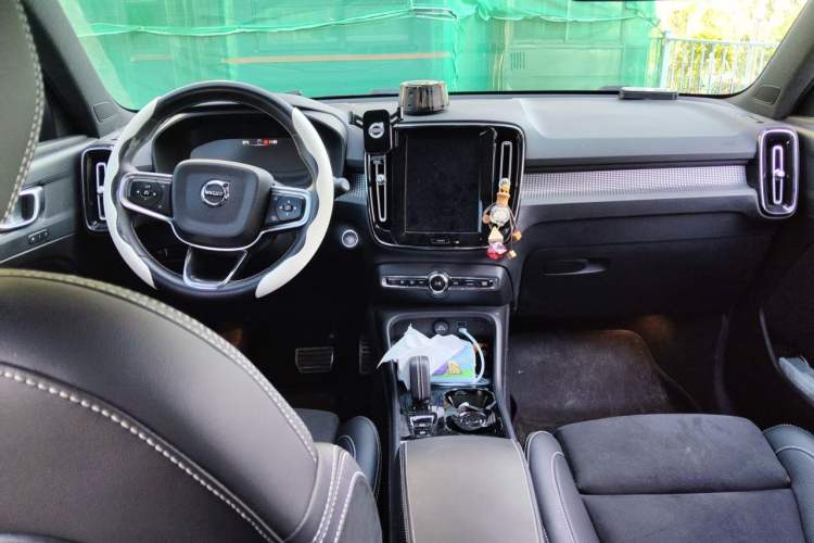 Used Volvo XC40 2020 T4 Four-Wheel Drive Smart Luxury Edition Center Console