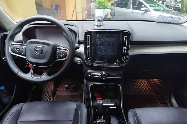 Used Volvo XC40 2020 T3 Zhiyuan Luxury Edition Center Console