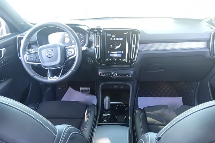 Used Volvo XC40 2020 T4 Four-Wheel Drive Smart & Sporty Edition Center Console