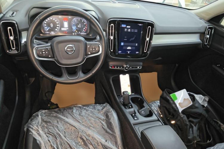 Used Volvo XC40 2020 T3 Smart & Stylish Edition Center Console
