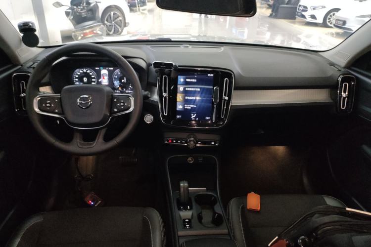 Used Volvo XC40 2020 T3 Smart & Stylish Edition Center Console