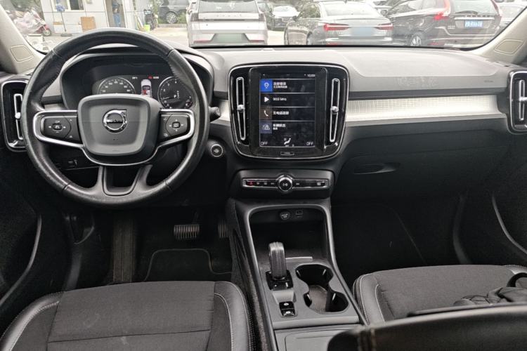 Used Volvo XC40 2020 T3 Smart & Stylish Edition Center Console