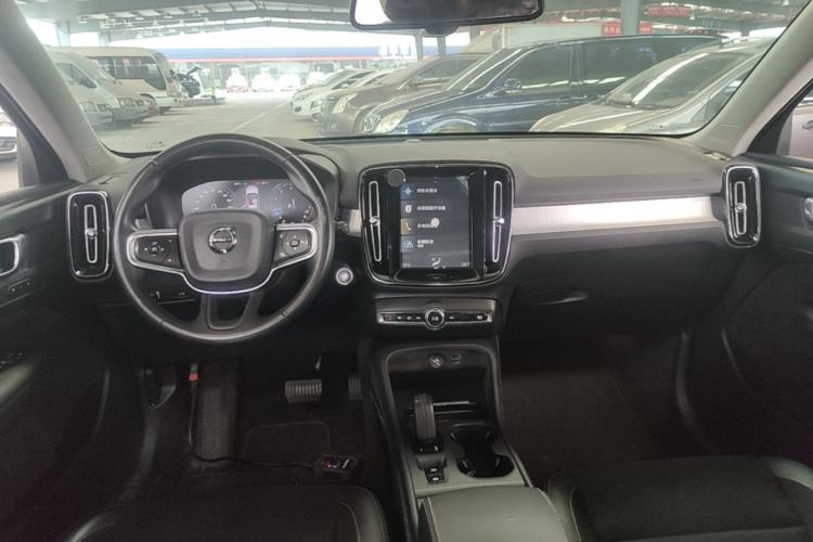 Used Volvo XC40 2020 T3 Smart & Stylish Edition Center Console