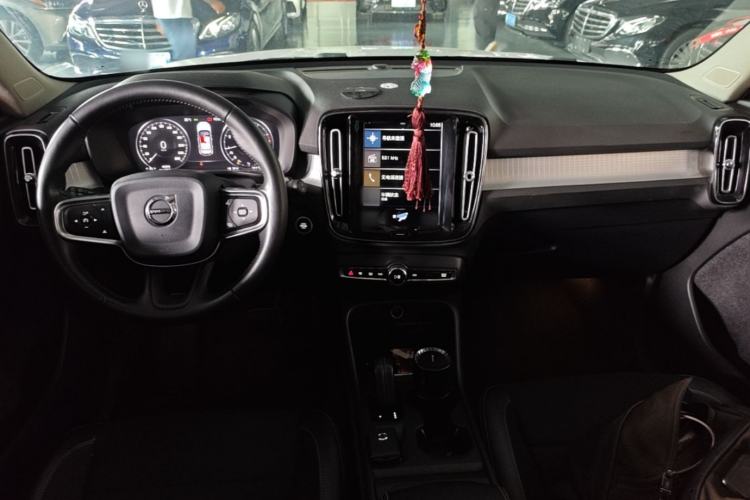 Used Volvo XC40 2020 T3 Smart & Stylish Edition Center Console