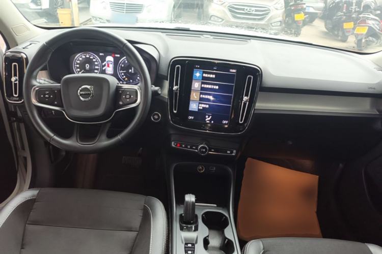 Used Volvo XC40 2020 T3 Smart & Stylish Edition Center Console
