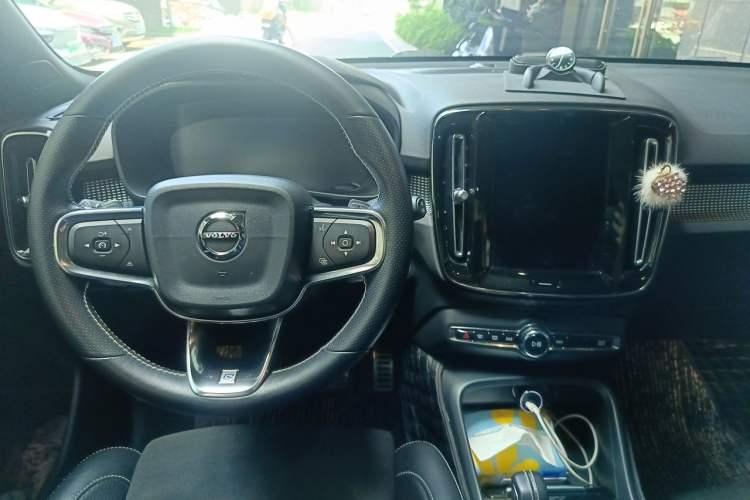 Used Volvo XC40 2020 T5 4x4 Zhiya Sport Edition Center Console